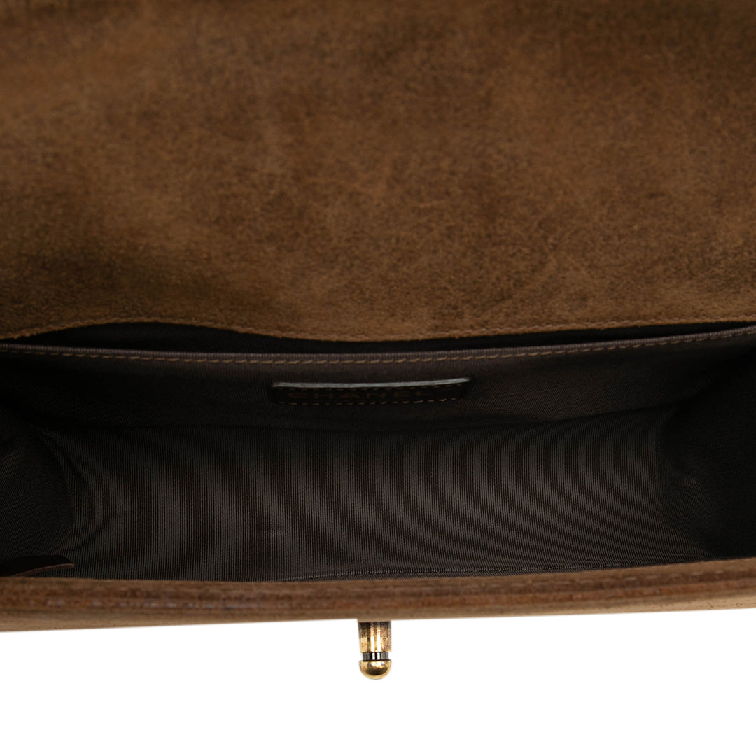 Chanel Old Medium Matelassé Distressed Cuir de veau Boy à rabat