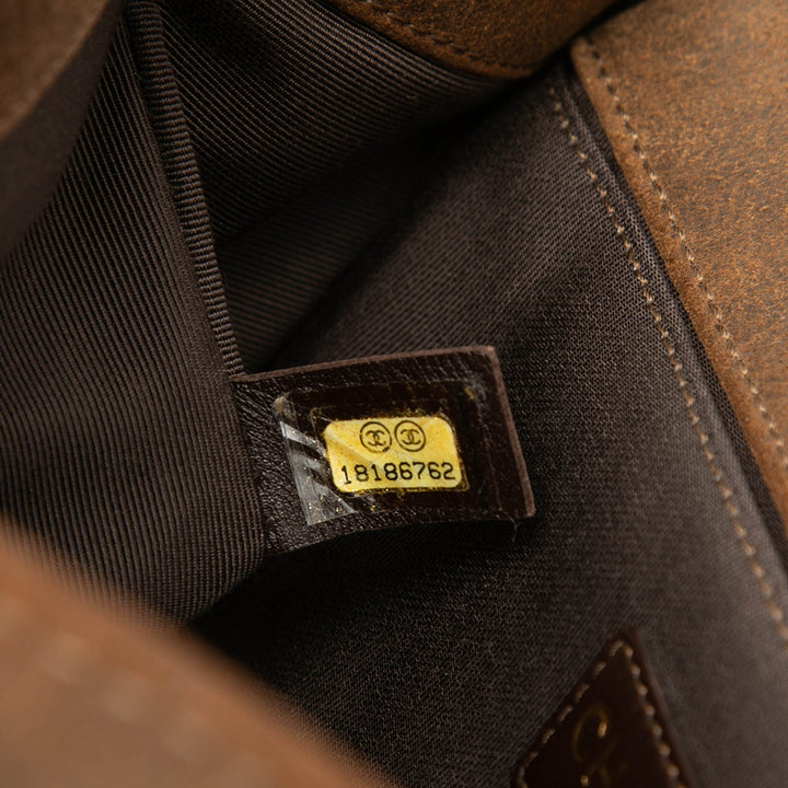 Chanel Old Medium Matelassé Distressed Cuir de veau Boy à rabat