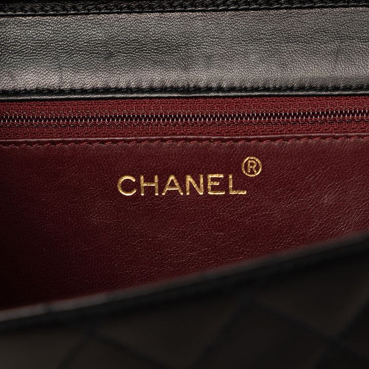 Chanel CC Matelassé Rabat simple Petit Cuir d'agneau Noir – vue 5 – GABY PARIS