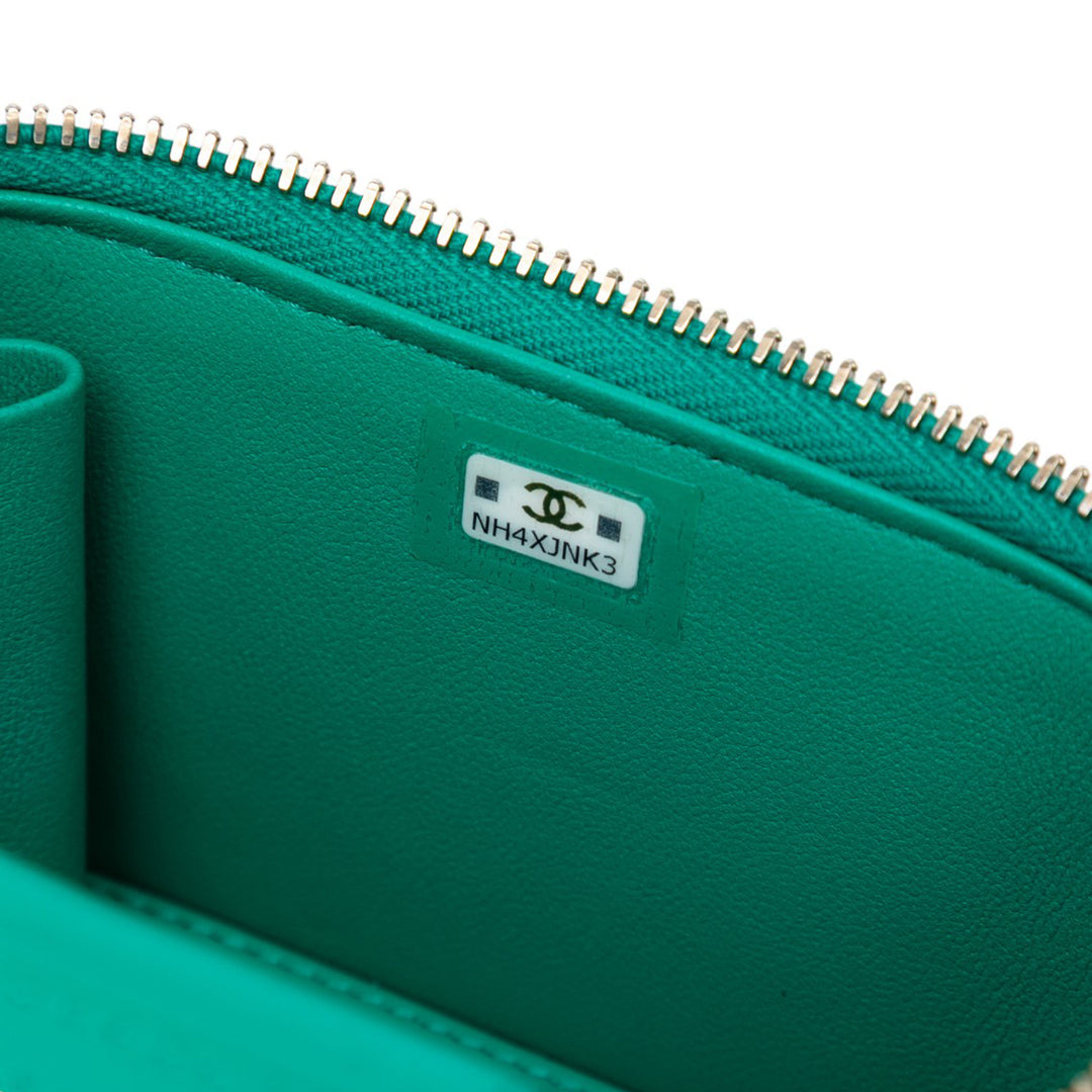 Chanel Mini Quilted Caviar CC Sweetheart Vanity Étui with Chain Vert – GABY PARIS Authentique