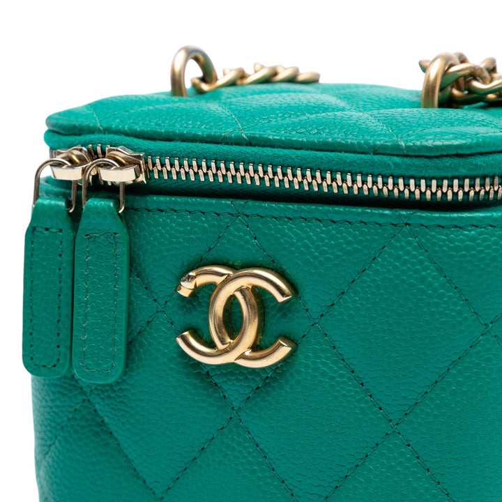 Chanel Mini Quilted Caviar CC Sweetheart Vanity Étui with Chain Vert – GABY PARIS Authentique