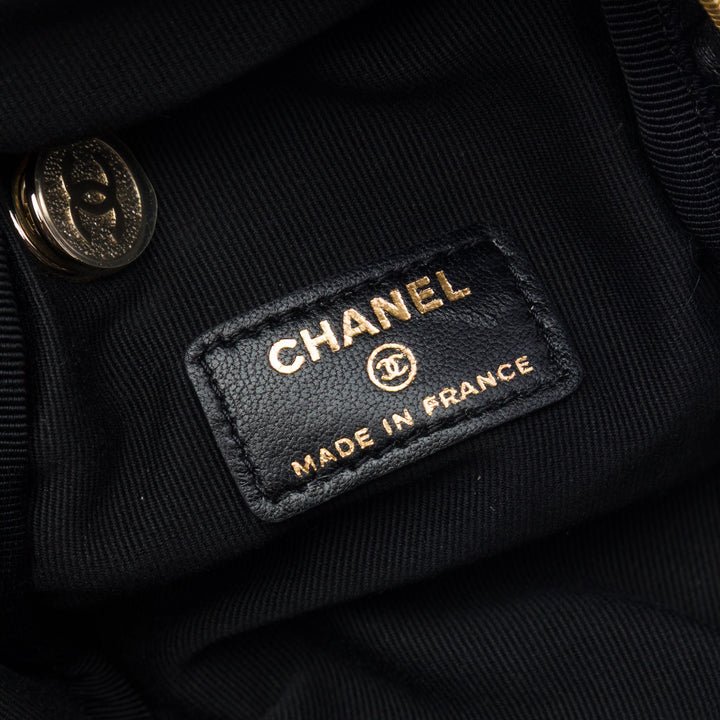 Chanel CC Matelassé Cube Wristlet Vanity Cuir d'agneau Noir – vue 5 – GABY PARIS
