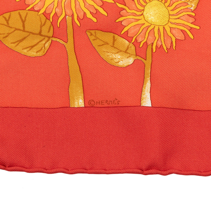 Hermès Carré Tourne Sols Handkerchief Orange – vue 3 – GABY PARIS