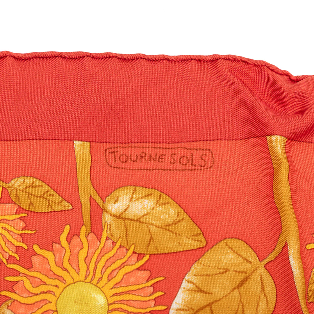 Hermès Carré Tourne Sols Handkerchief Orange – vue 5 – GABY PARIS