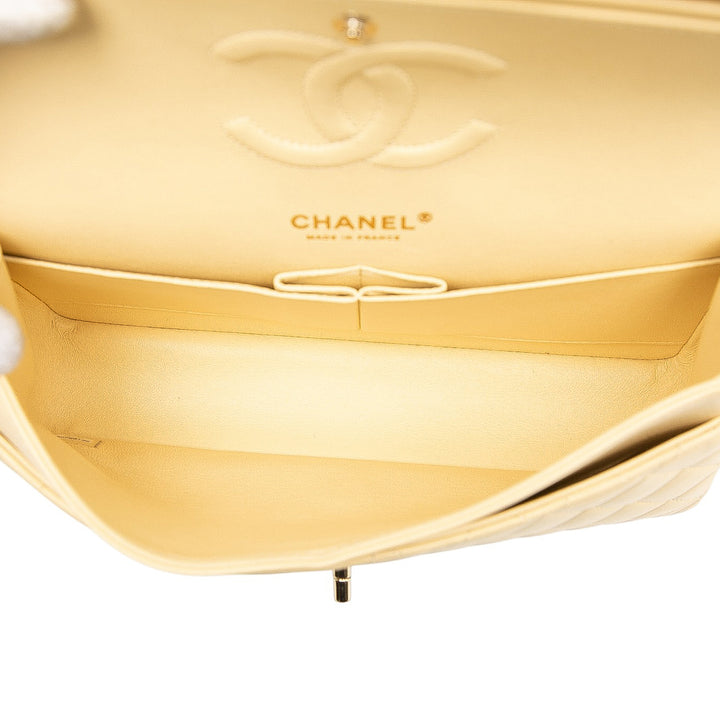 Chanel Medium Classic Cuir d’agneau Double rabat Jaune – GABY PARIS Authentique