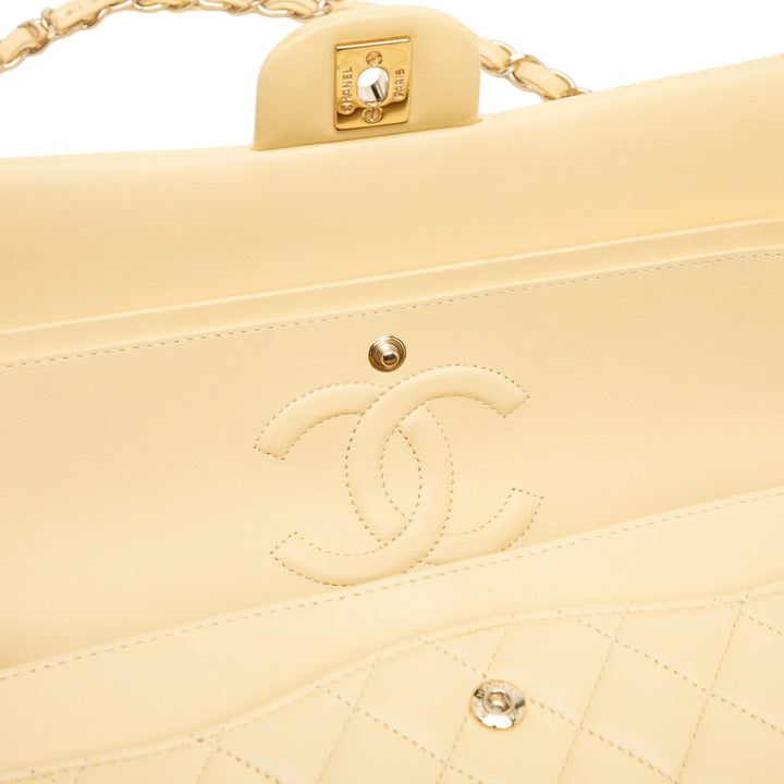 Chanel Medium Classic Cuir d’agneau Double rabat Jaune – GABY PARIS Authentique