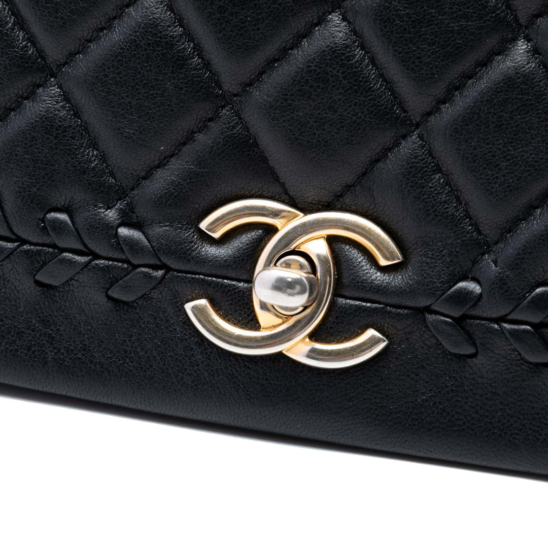 Chanel Matelassé Cuir d’agneau Braided Saddle à rabat