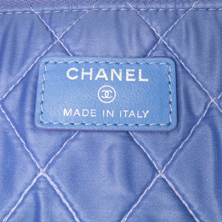 Medium Quilted Patent O Case Clutch Blue - Gaby Paris