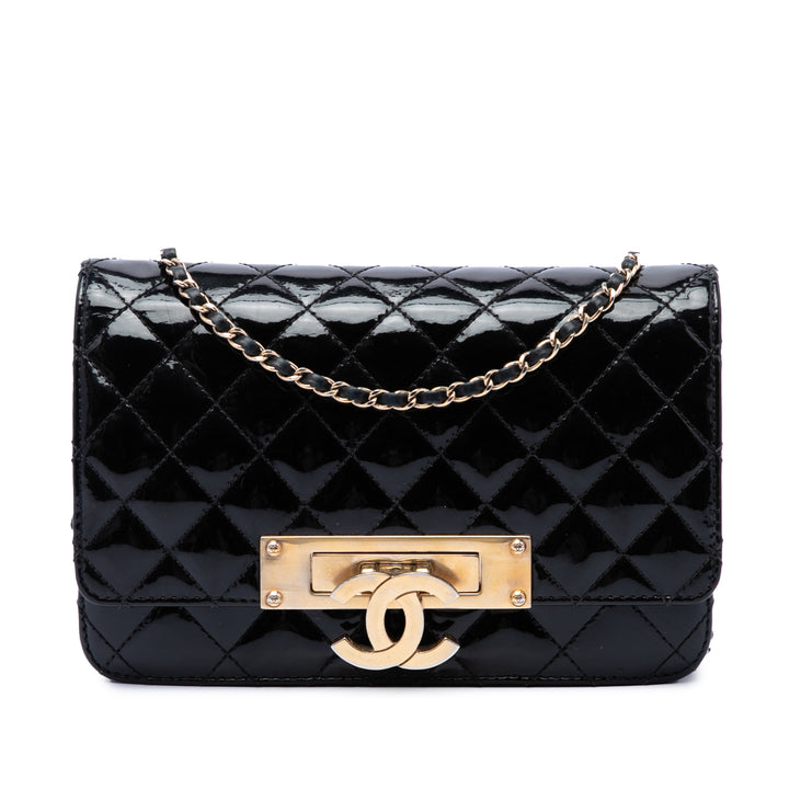 Chanel Matelassé Cuir verni Golden Class Wallet on Chain