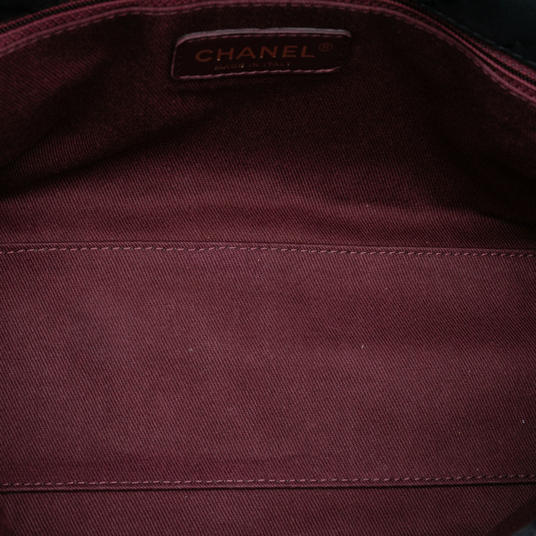 Chanel Large Chevron Iridescent Cuir de veau Surpique Flap Noir
