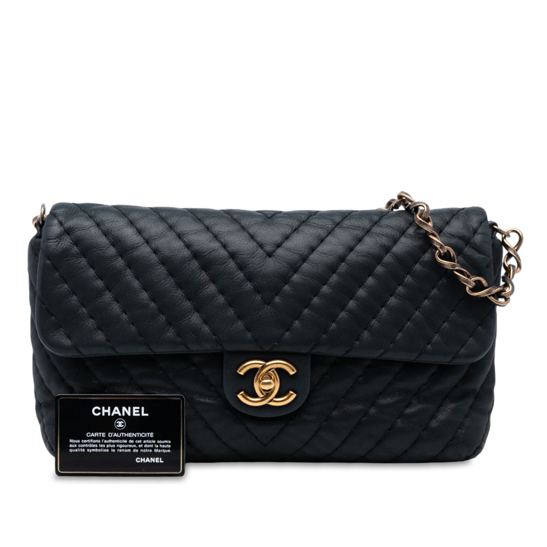 Chanel Large Chevron Iridescent Cuir de veau Surpique Flap Noir