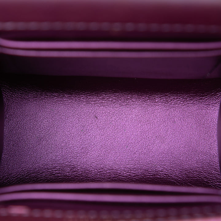 Chanel CC Matelassé Irisé Étui téléphone avec chaîne Cuir d'agneau Violet – vue 4 – GABY PARIS
