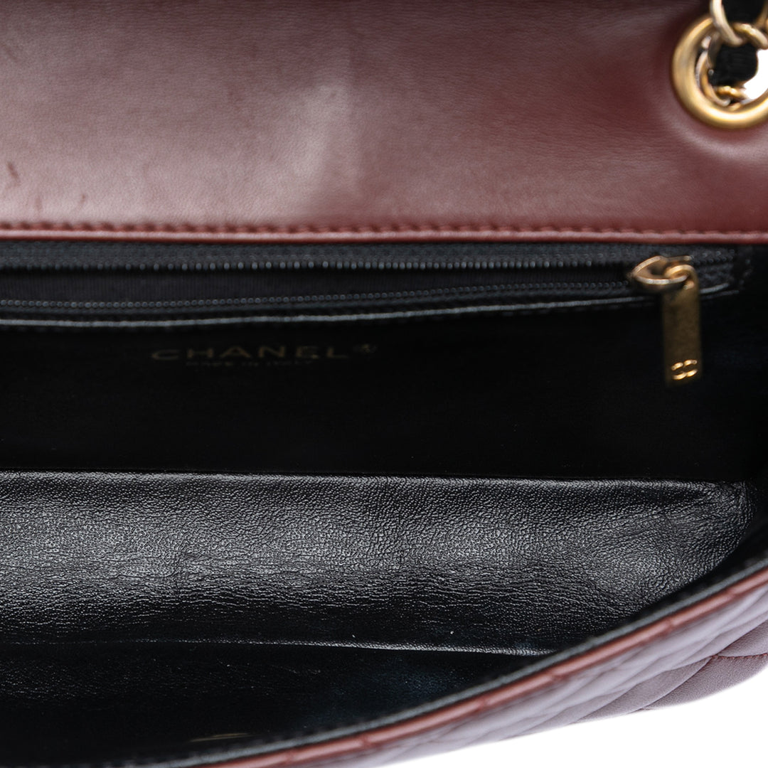 Chanel Small Matelassé Cuir d’agneau Two Tone Day à rabat