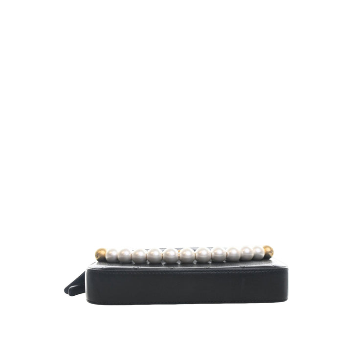 Chanel CC Matelassé Cuir de chèvre Chic Perles Double Zip Pochette avec chaîne
