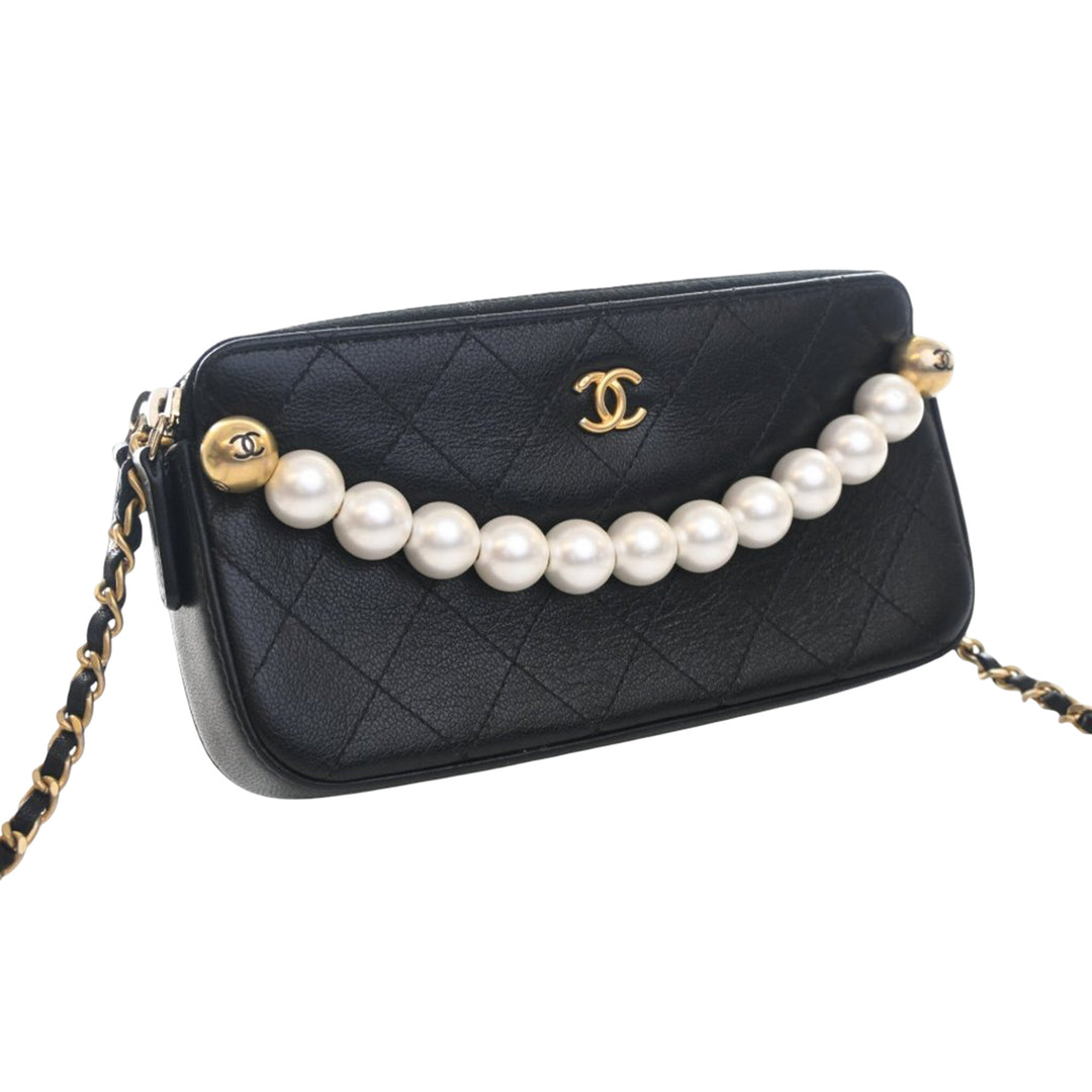 Chanel CC Matelassé Cuir de chèvre Chic Perles Double Zip Pochette avec chaîne
