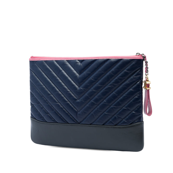 Chanel Chevron vieilli Gabrielle Trousse de maquillage Moyen Cuir de veau Bleu