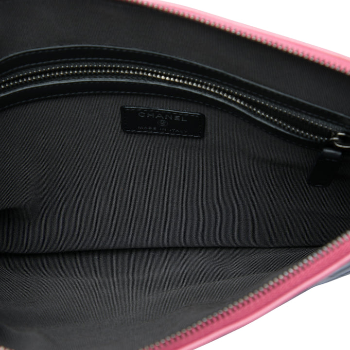 Chanel Chevron vieilli Gabrielle Trousse de maquillage Moyen Cuir de veau Bleu