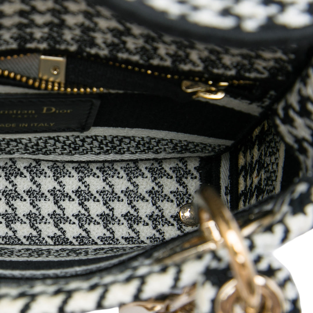 Dior brodé Houndstooth Lady D-Lite Mini Blanc – vue 4 – GABY PARIS