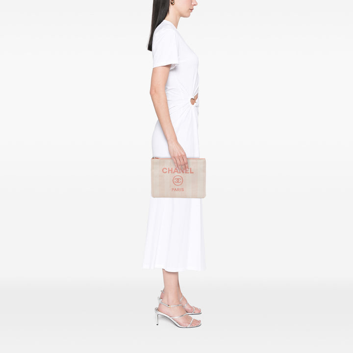 Chanel Pochette Deauville O Étui Moyen Beige – vue 6 – GABY PARIS