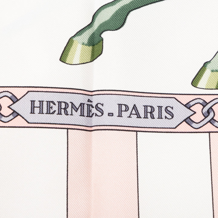 Hermès Carré Chocs En Plumes 90 Rose – vue 3 – GABY PARIS