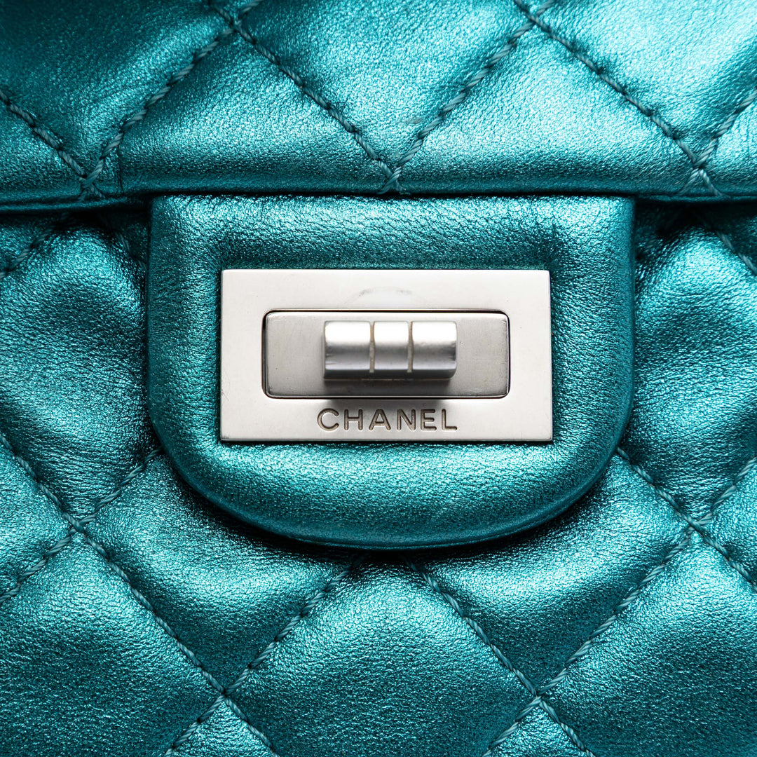Chanel Matelassé Metallic Cuir de veau Reissue 2.55 à rabat 226