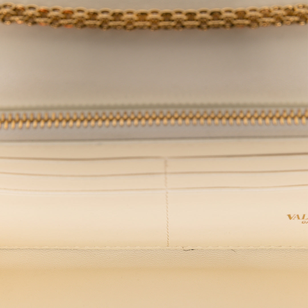 Valentino Sac bandoulière Roman Stud Wallet on Chain nappa Blanc – vue 4 – GABY PARIS