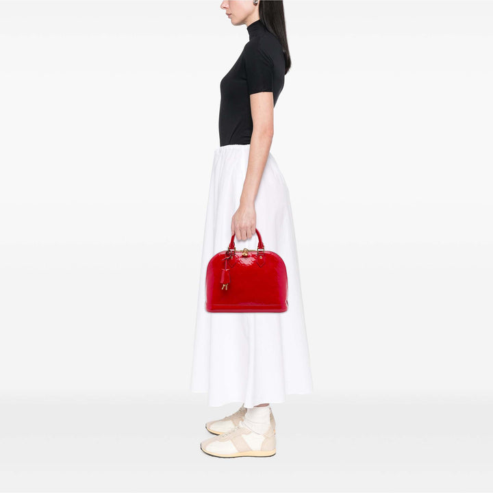 Louis Vuitton Alma PM Cuir verni Monogram Rouge – vue 6 – GABY PARIS