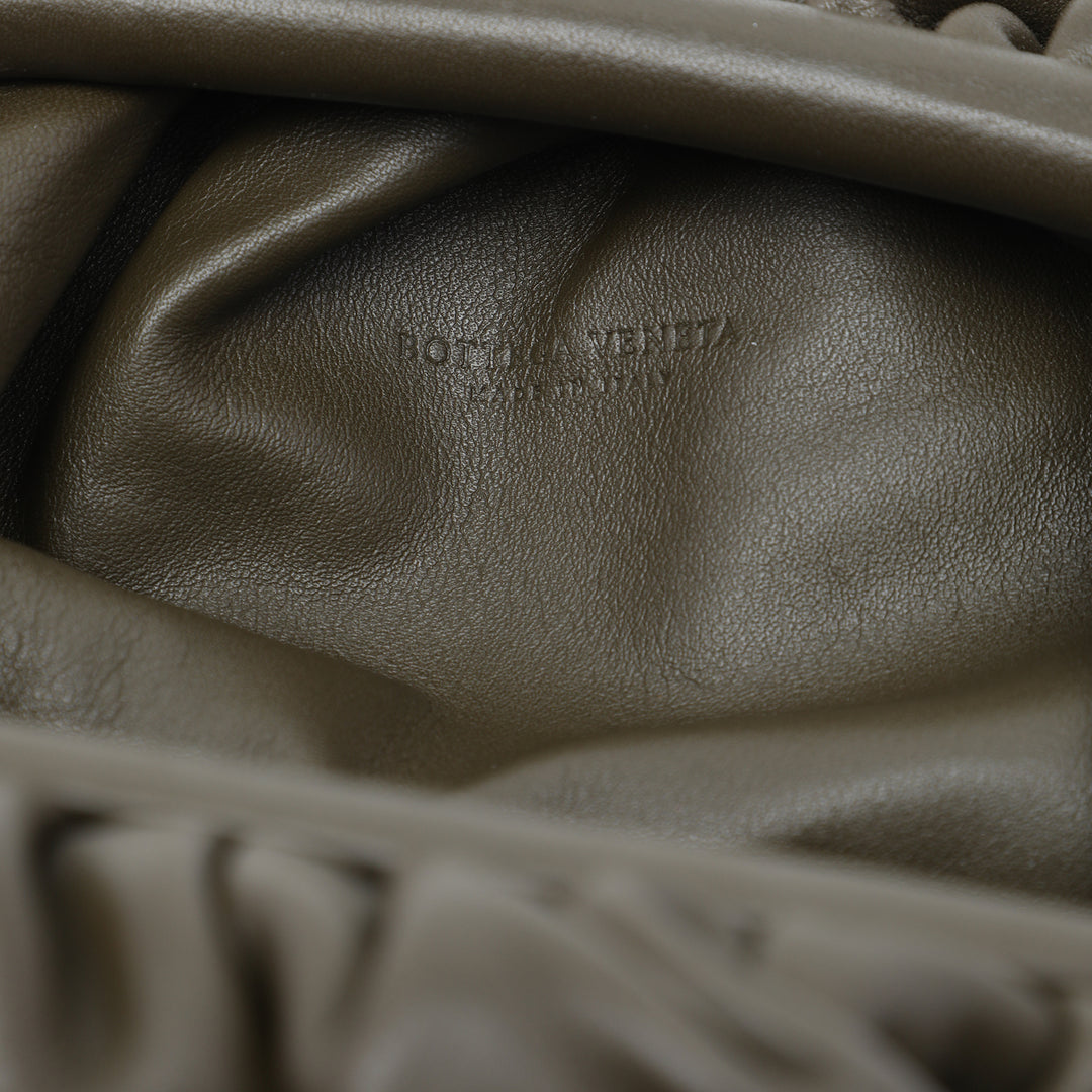 Bottega Veneta Pochette The Mini Cuir d'agneau Marron – vue 5 – GABY PARIS