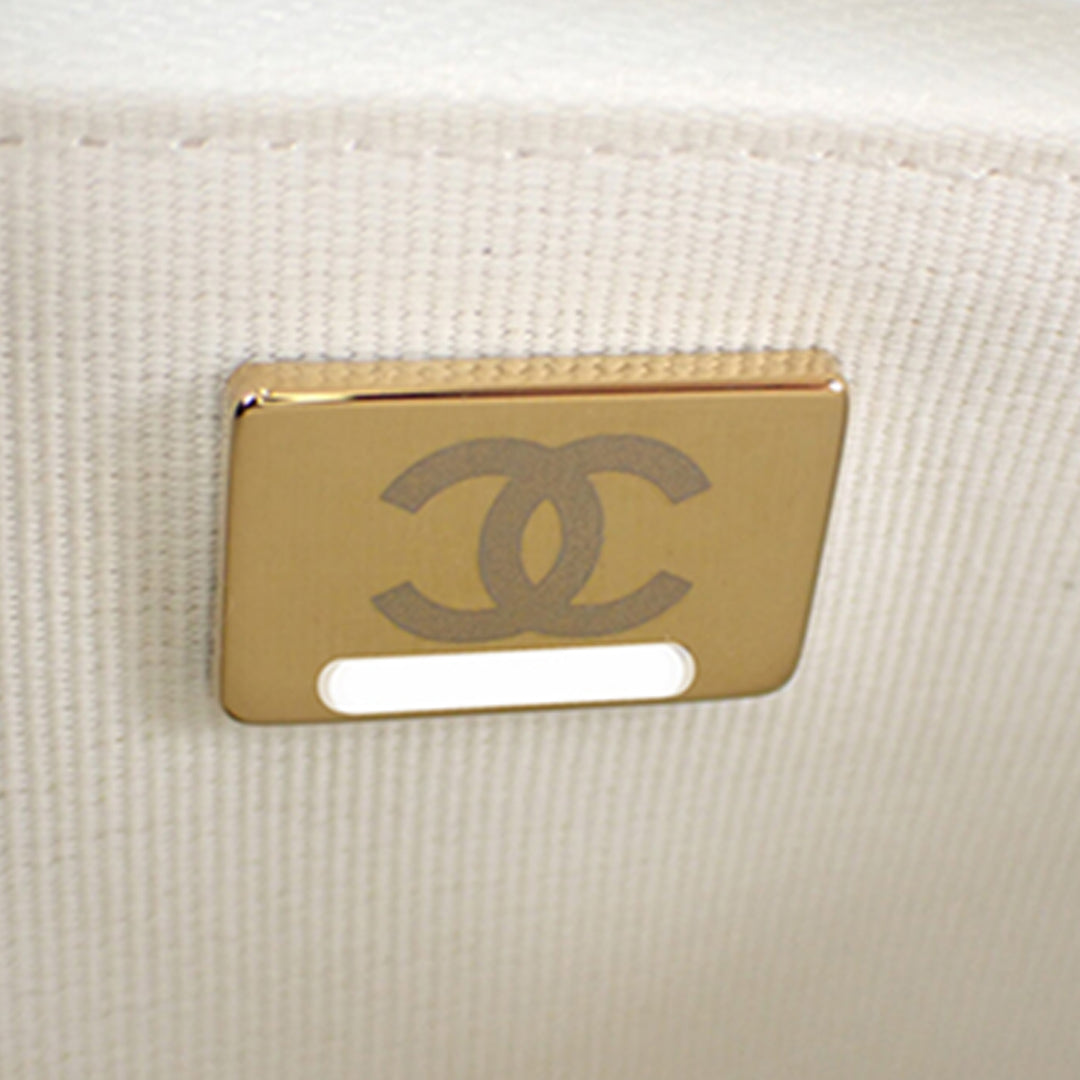 Classic Wallet on Chain Cuir caviar Blanc