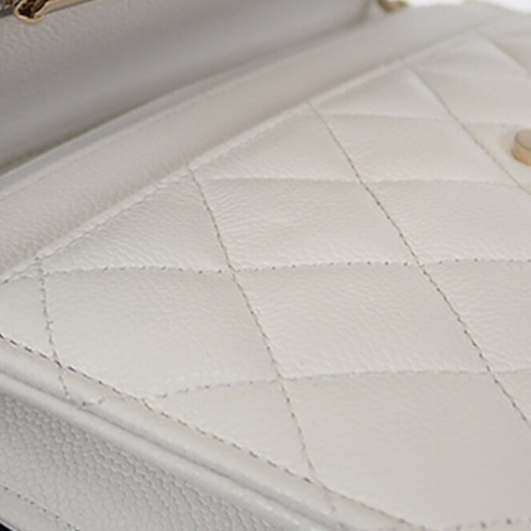 Classic Wallet on Chain Cuir caviar Blanc