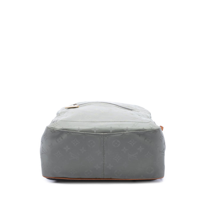 Louis Vuitton Titanium Sac à dos PM Monogram Gris – vue 3 – GABY PARIS