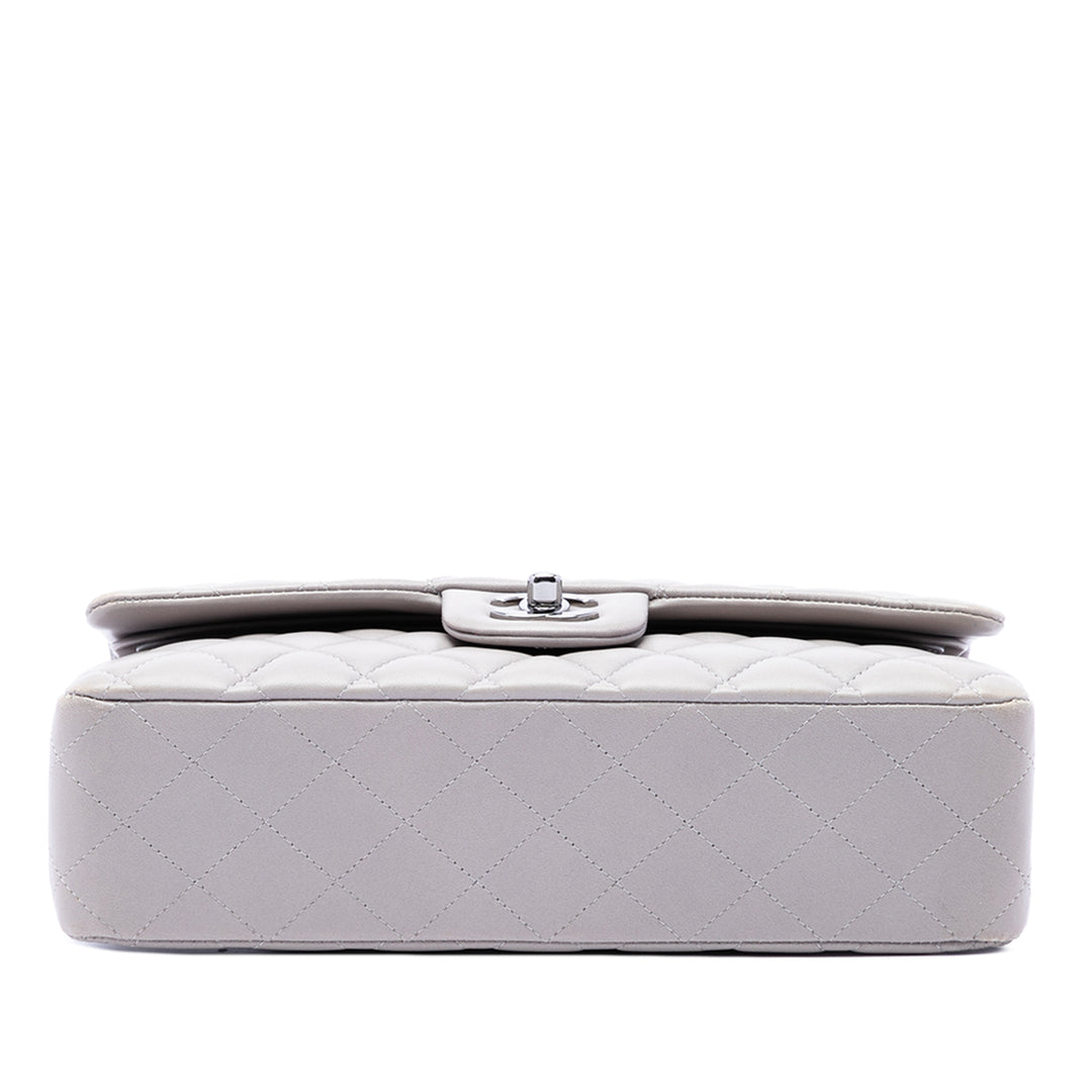 Chanel Classic Double rabat Moyen Cuir d'agneau Gris – vue 3 – GABY PARIS