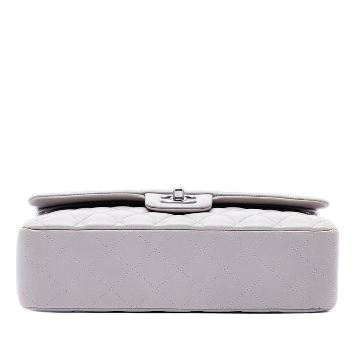 Chanel Classic Double rabat Moyen Cuir d'agneau Gris – vue 3 – GABY PARIS