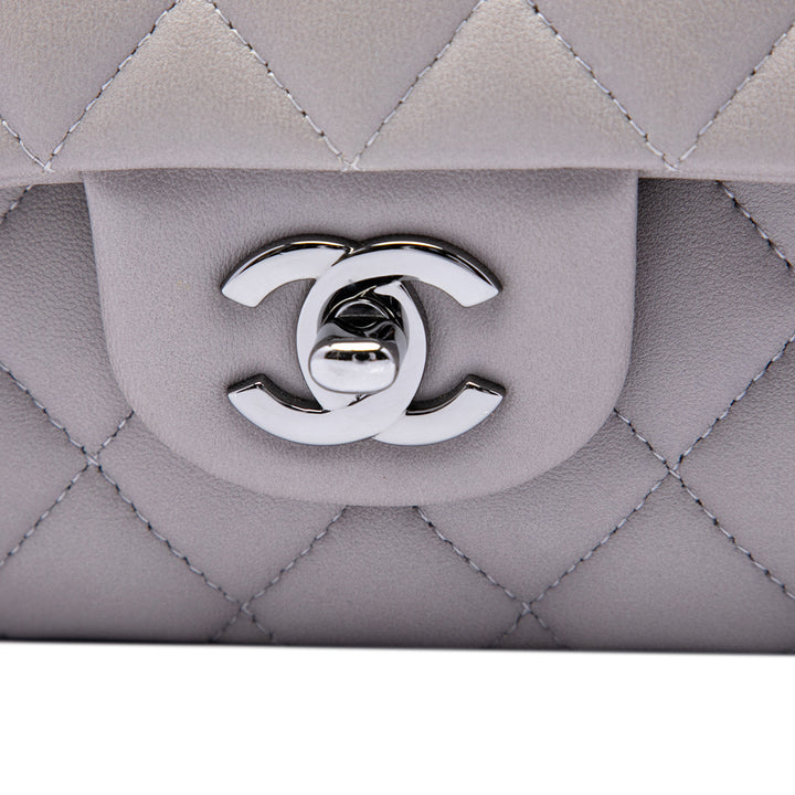 Chanel Classic Double rabat Moyen Cuir d'agneau Gris – vue 5 – GABY PARIS