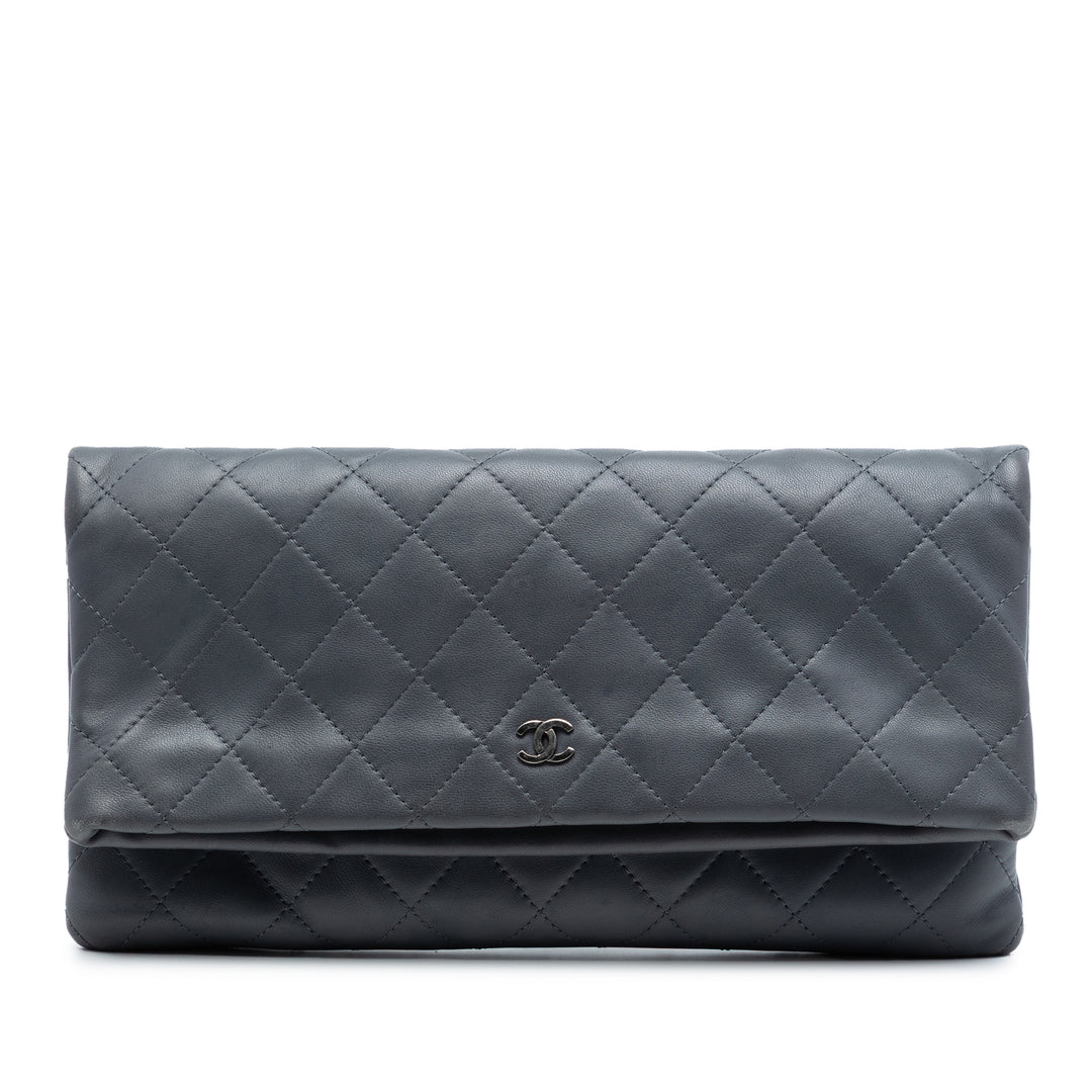 Chanel CC Matelassé Foldover Pochette Cuir d'agneau