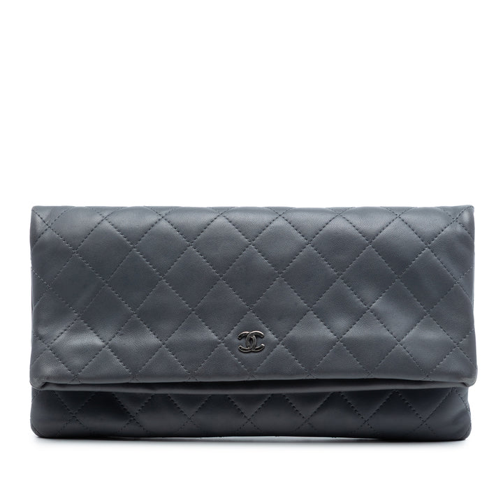 Chanel CC Matelassé Foldover Pochette Cuir d'agneau