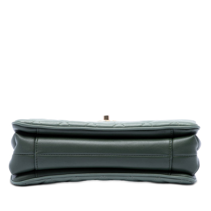Chanel Medium Matelassé Cuir d’agneau Daily Companion à rabat