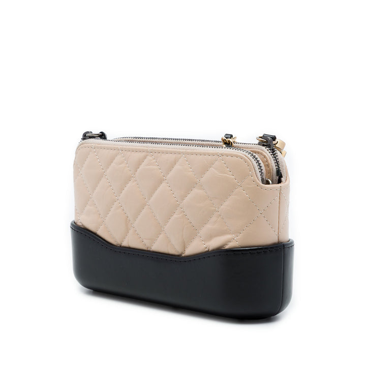 Chanel Bicolore vieilli Gabrielle Double Zippé Pochette avec chaîne Cuir de veau Beige – vue 2 – GABY PARIS