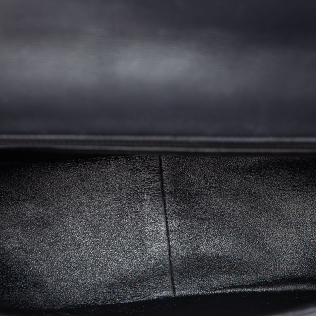 Chanel Matelassé Cuir verni et Cuir d’agneau Twist Crescent à rabat