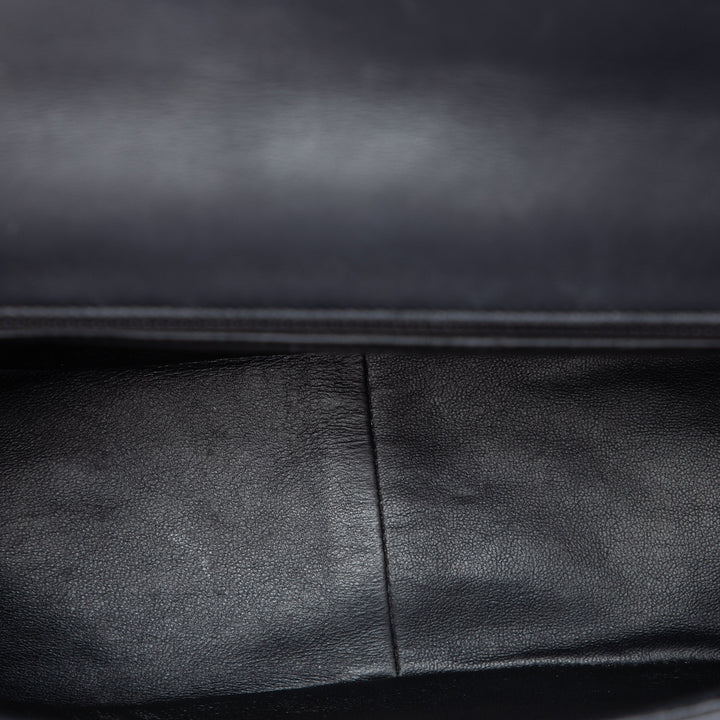 Chanel Matelassé Cuir verni et Cuir d’agneau Twist Crescent à rabat
