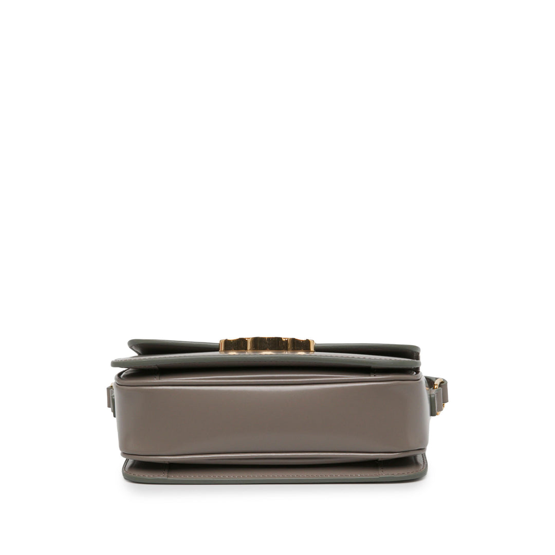 Celine Sac bandoulière brillant Triomphe Teen Cuir de veau Marron – vue 3 – GABY PARIS