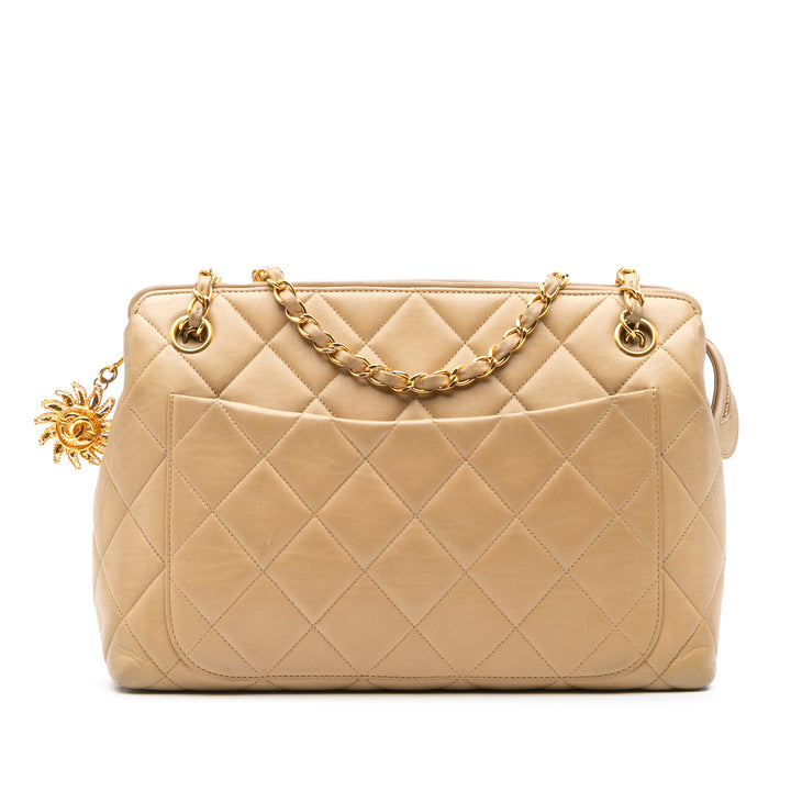 Chanel Quilted Cuir d’agneau Sun Charm Chain Crossbody Marron – GABY PARIS Authentique