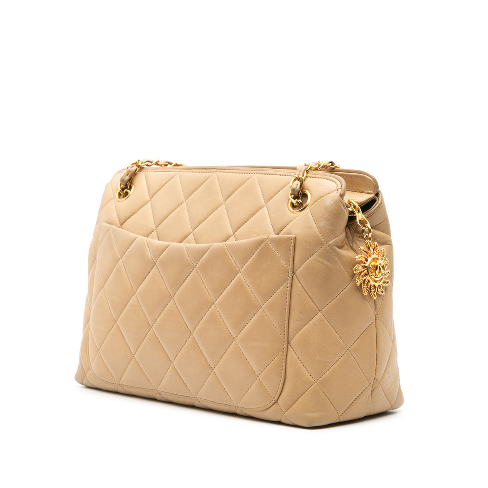 Chanel Quilted Cuir d’agneau Sun Charm Chain Crossbody Marron – GABY PARIS Authentique