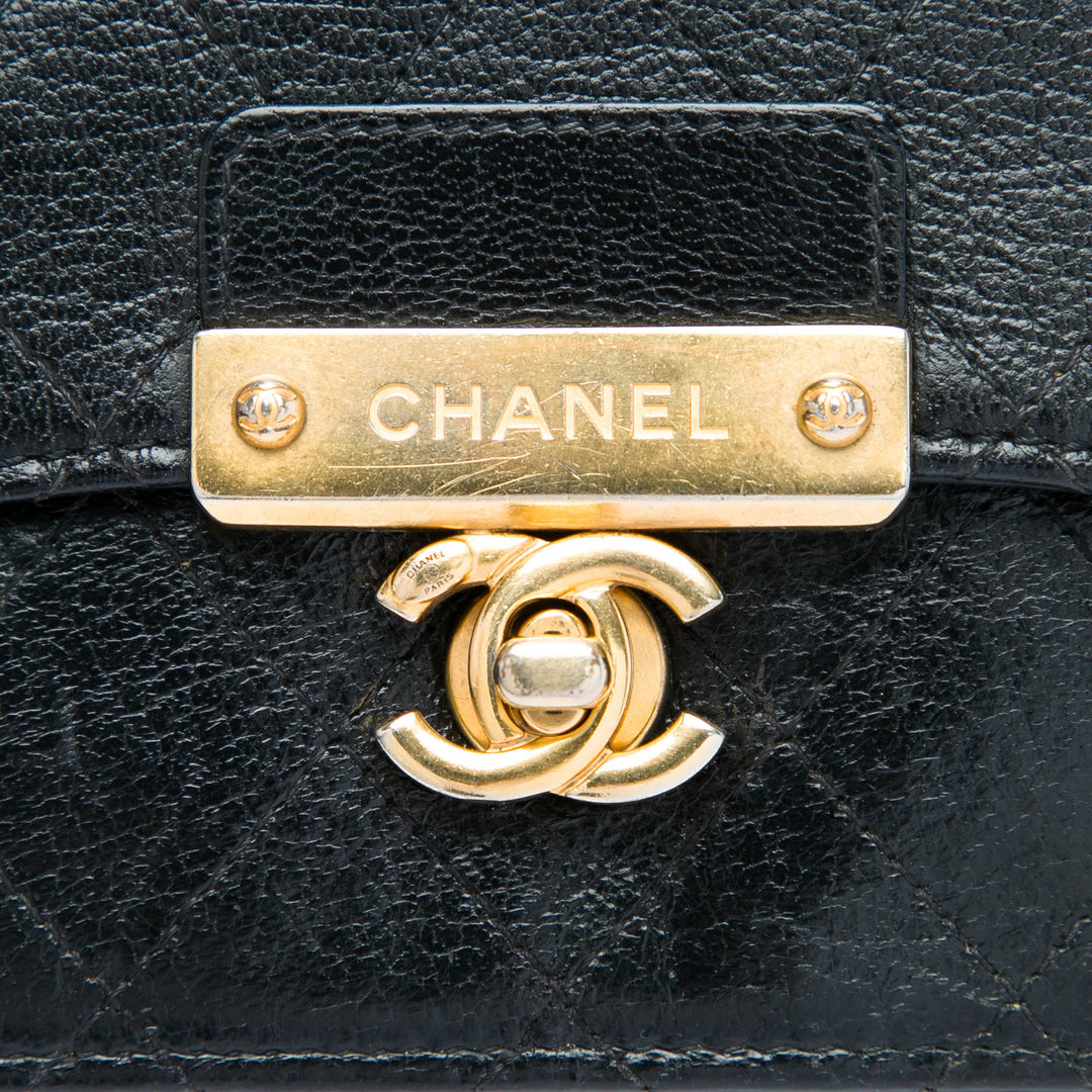 Chanel Surpiqué Cuir de chèvre Golden CC Wallet on Chain