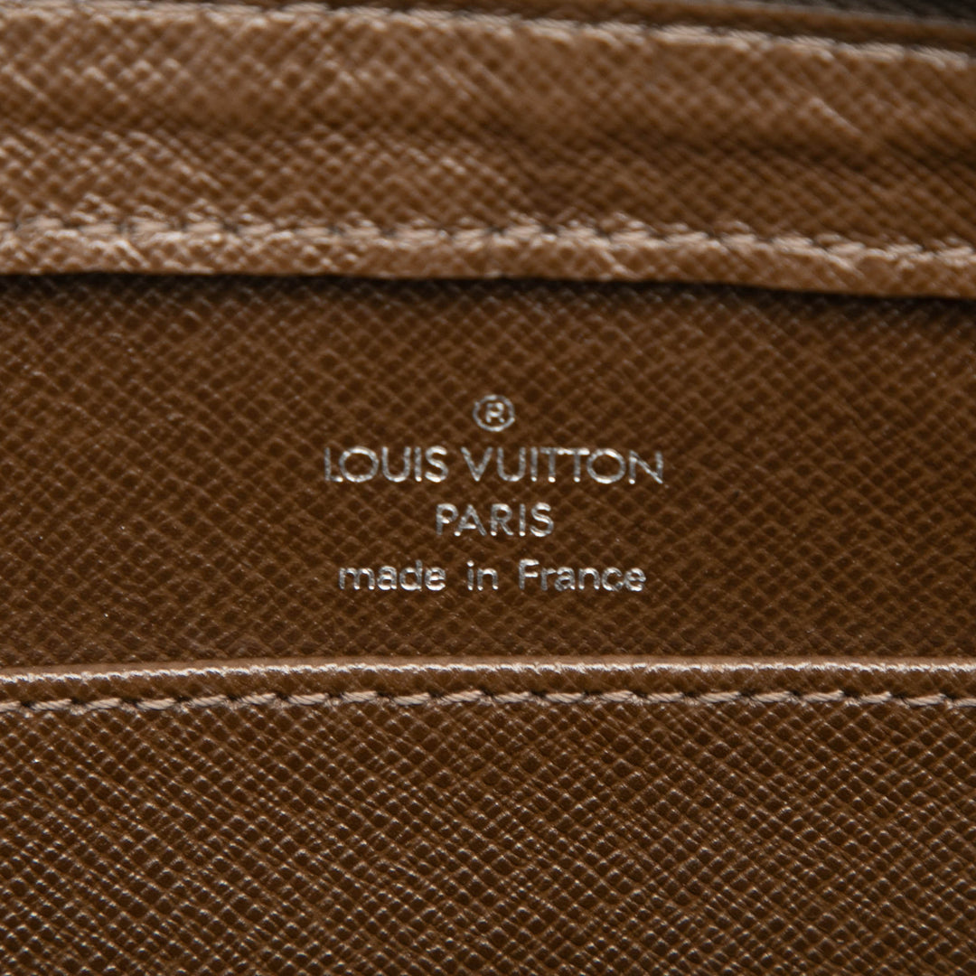 Louis Vuitton Taiga Pochette Baikal Marron – vue 5 – GABY PARIS