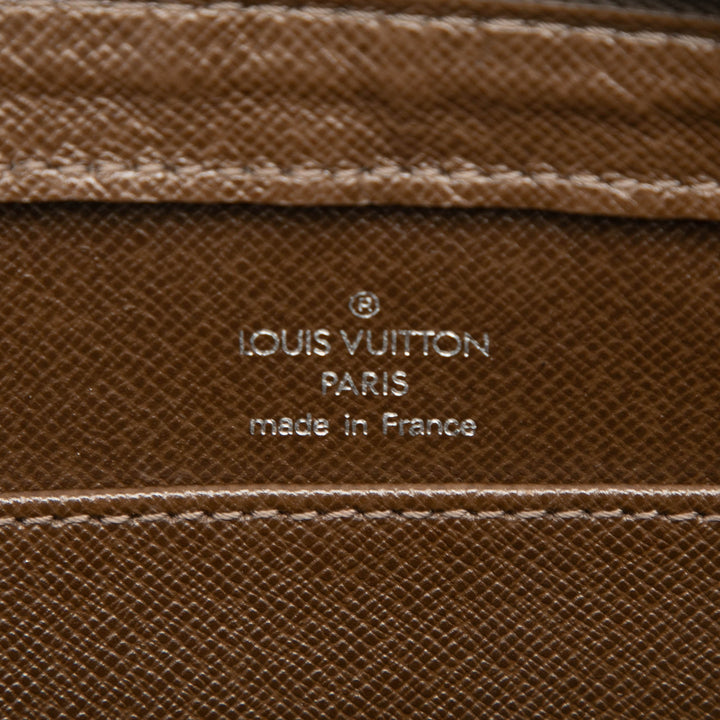 Louis Vuitton Taiga Pochette Baikal Marron – vue 5 – GABY PARIS