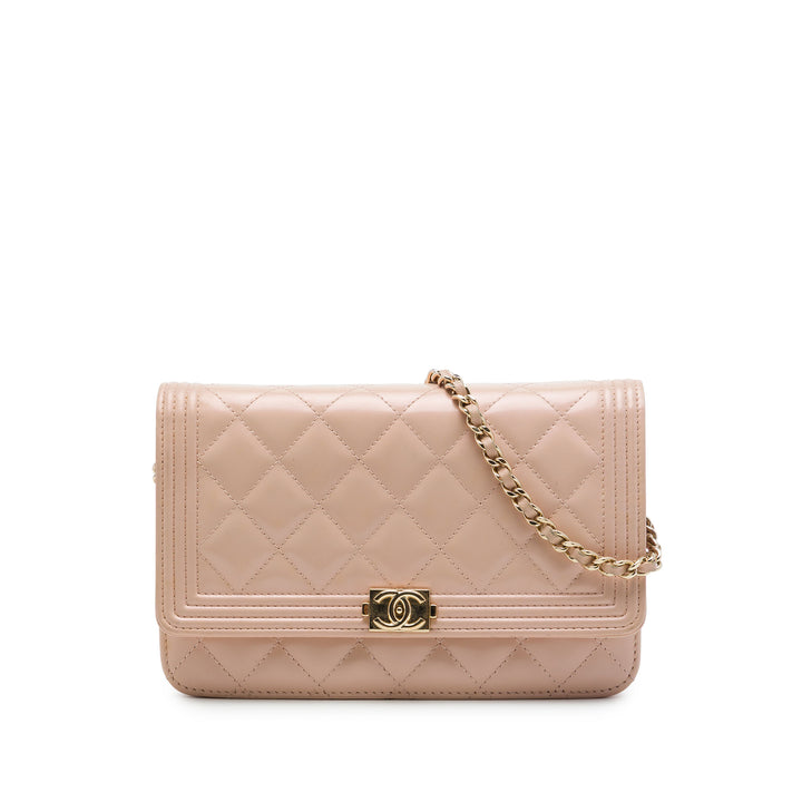 Chanel Matelassé Boy Wallet on Chain Marron – vue principale – GABY PARIS