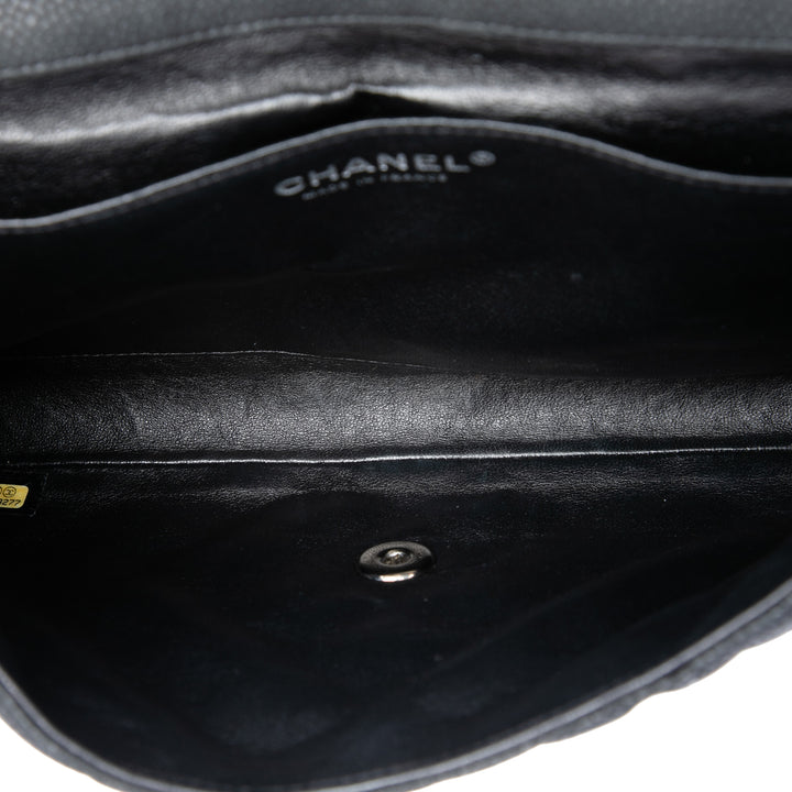 Chanel CC Matelassé Caviar à rabat Pochette avec chaîne