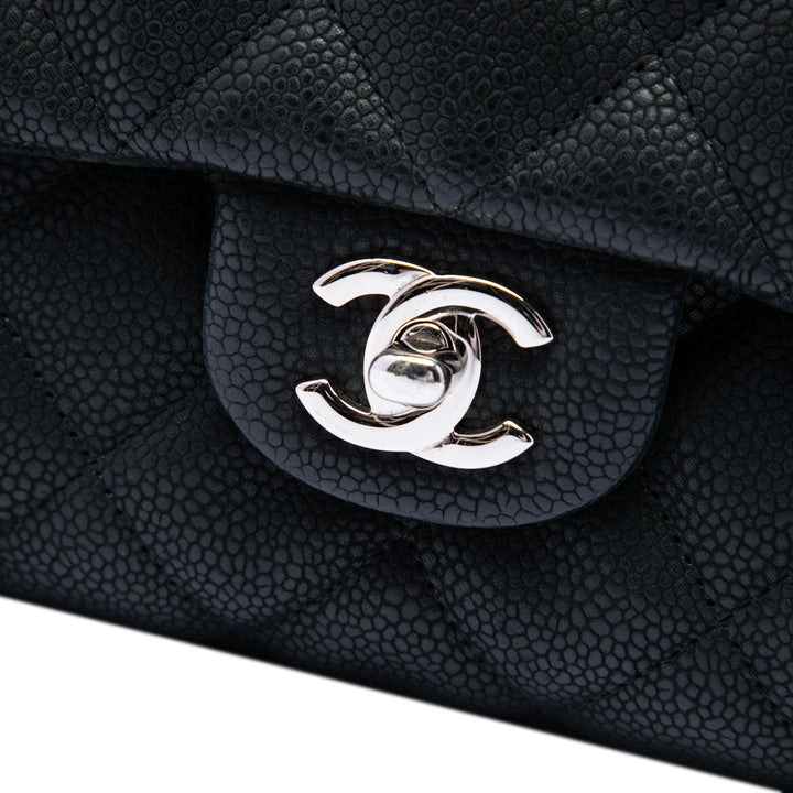 Chanel CC Matelassé Caviar à rabat Pochette avec chaîne