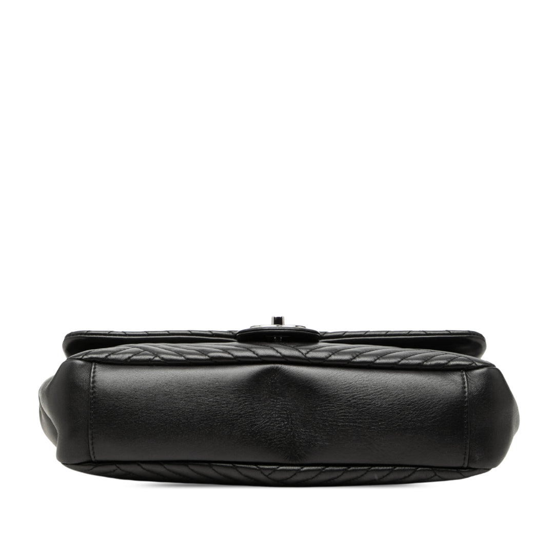Chanel CC Crossing à rabat Grand Cuir d'agneau Noir – vue 3 – GABY PARIS